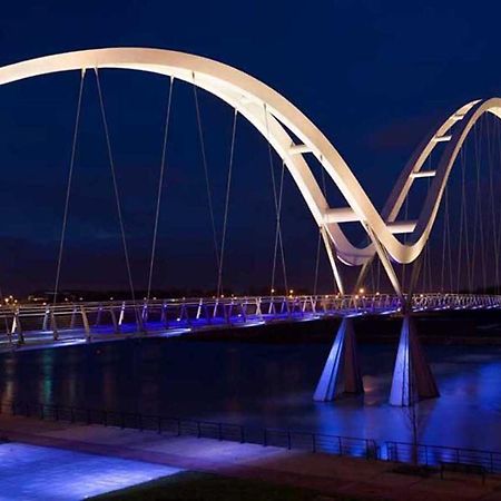Отель Outram 26 Стоктон-он-Тис Экстерьер фото